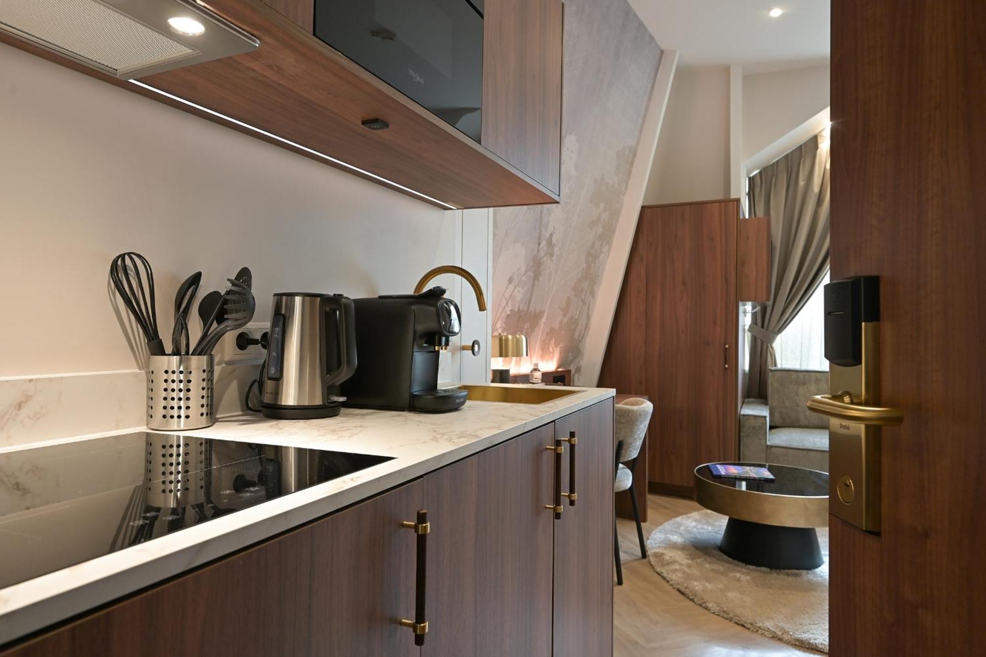 Novallure Downtown - Short Stay Apartments Haag Eksteriør bilde