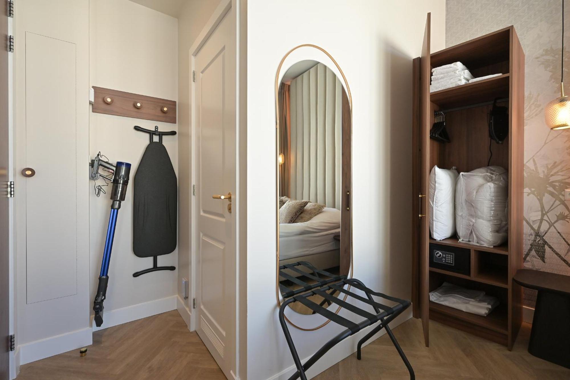 Novallure Downtown - Short Stay Apartments Haag Eksteriør bilde